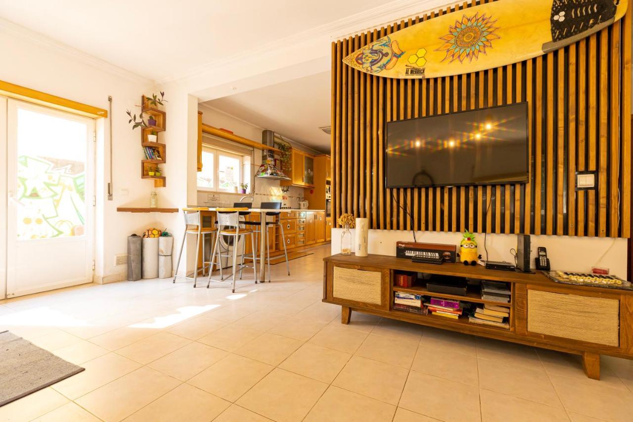 Хостел Pineapple Surf House Атогиа-да-Балейя Экстерьер фото