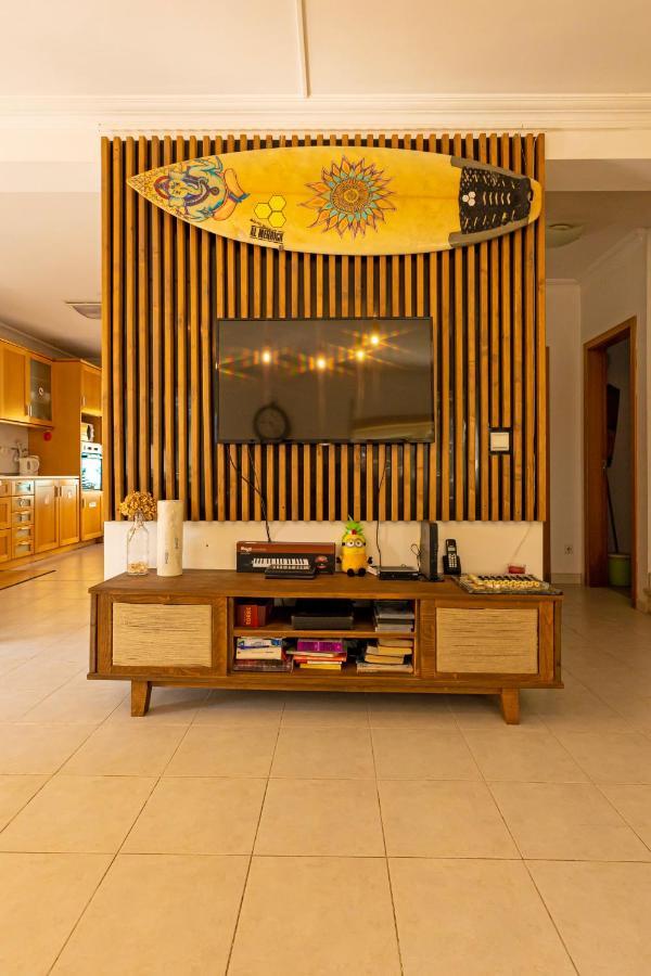 Хостел Pineapple Surf House Атогиа-да-Балейя Экстерьер фото