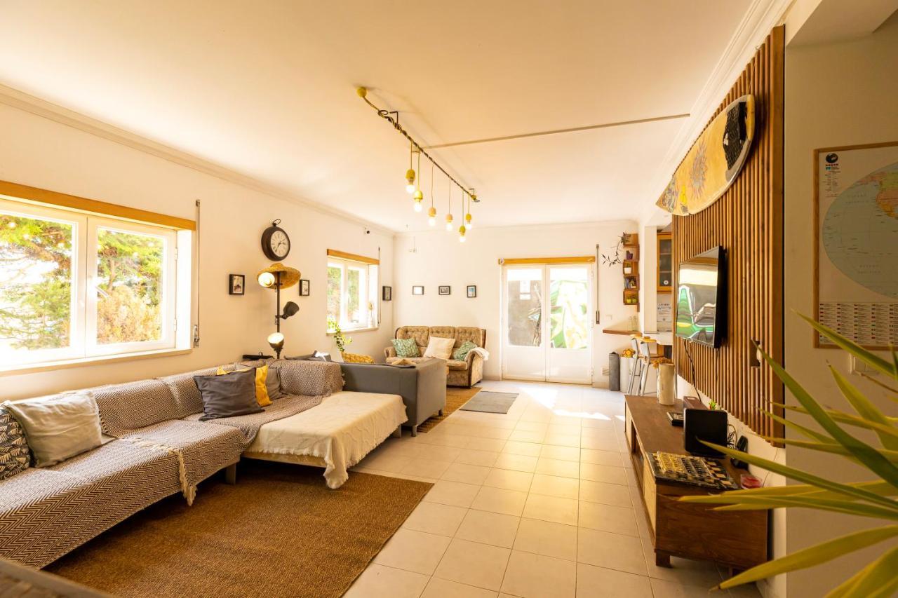 Хостел Pineapple Surf House Атогиа-да-Балейя Экстерьер фото
