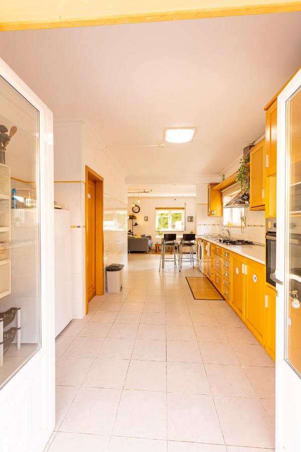 Хостел Pineapple Surf House Атогиа-да-Балейя Экстерьер фото