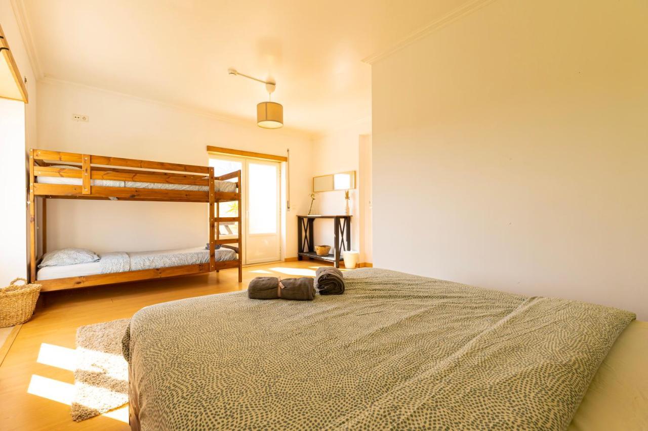 Хостел Pineapple Surf House Атогиа-да-Балейя Экстерьер фото