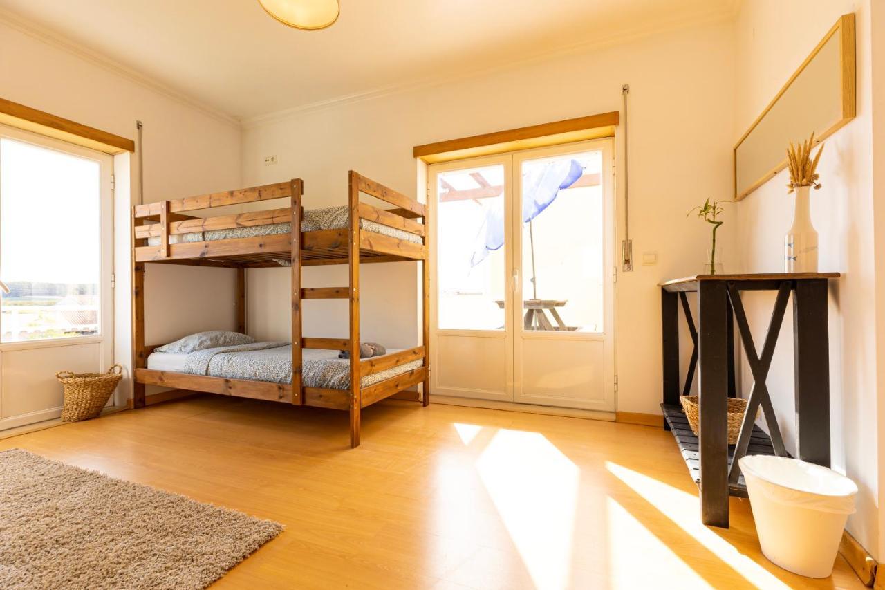Хостел Pineapple Surf House Атогиа-да-Балейя Экстерьер фото
