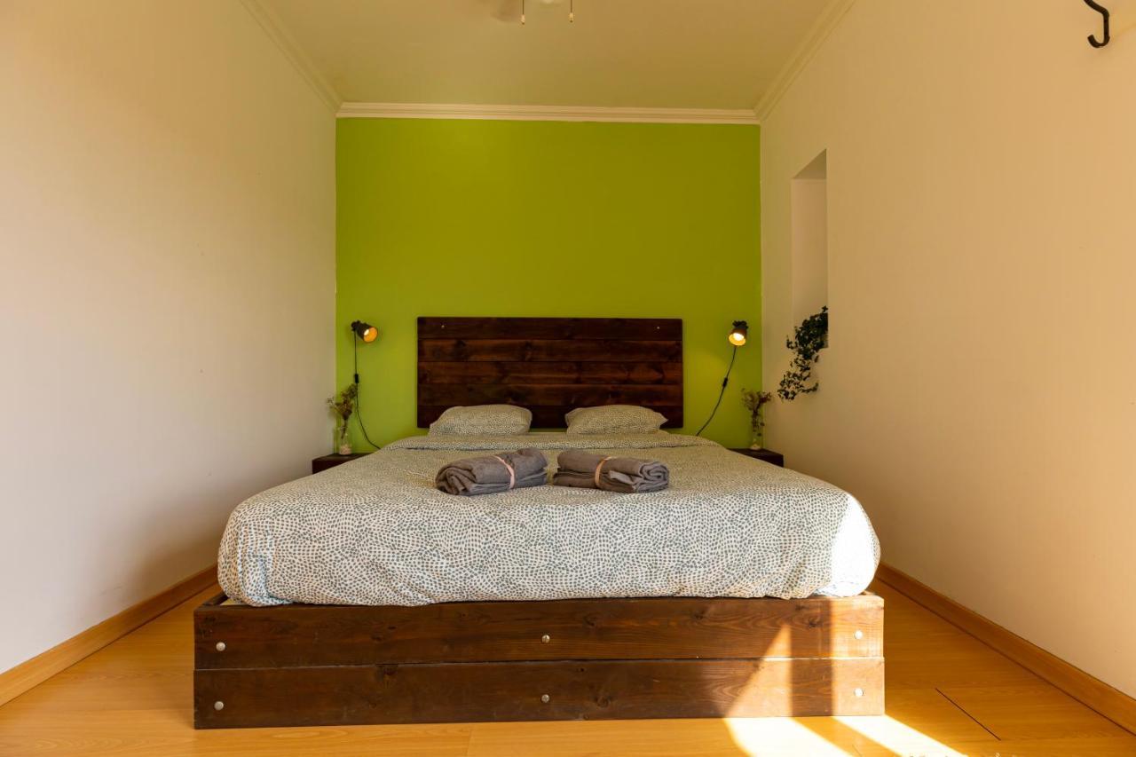 Хостел Pineapple Surf House Атогиа-да-Балейя Экстерьер фото