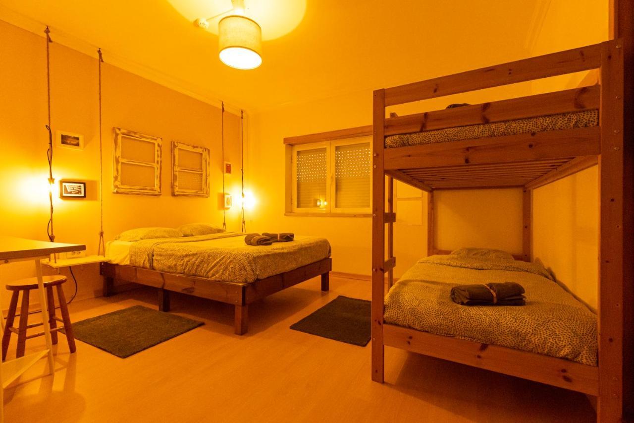 Хостел Pineapple Surf House Атогиа-да-Балейя Экстерьер фото