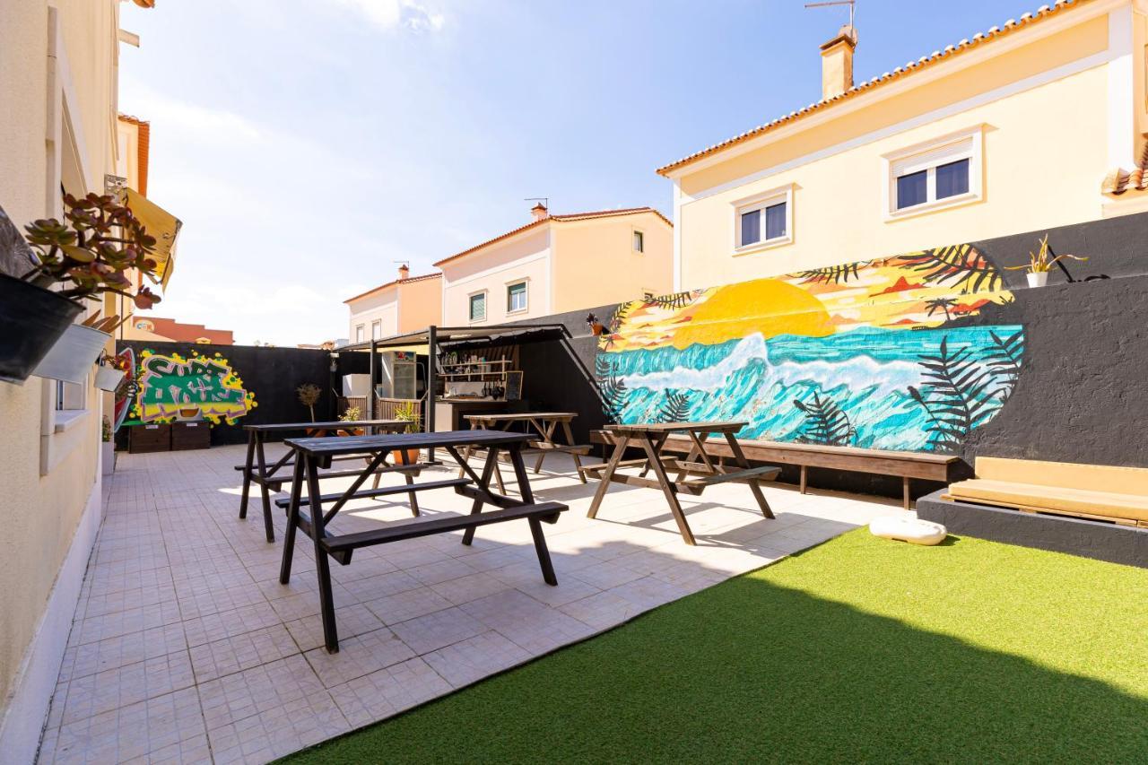 Хостел Pineapple Surf House Атогиа-да-Балейя Экстерьер фото