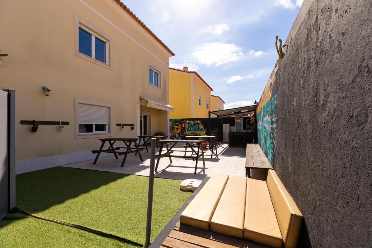 Хостел Pineapple Surf House Атогиа-да-Балейя Экстерьер фото