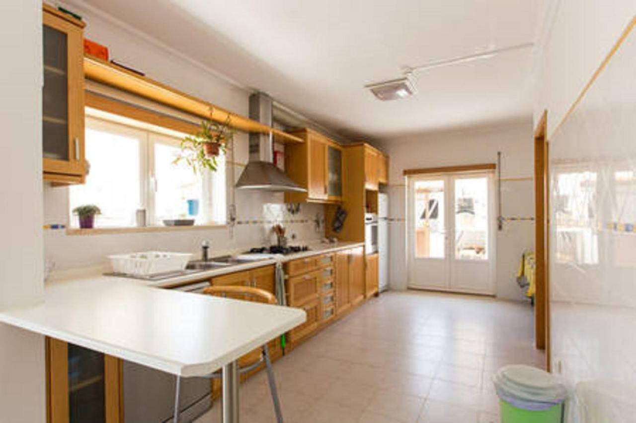 Хостел Pineapple Surf House Атогиа-да-Балейя Экстерьер фото